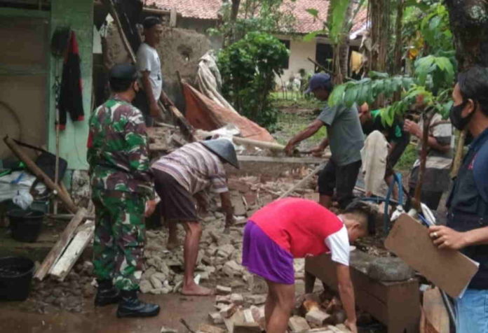 Dua Rumah Warga Pamarican Ciamis Rusak Akibat Guyuran Hujan