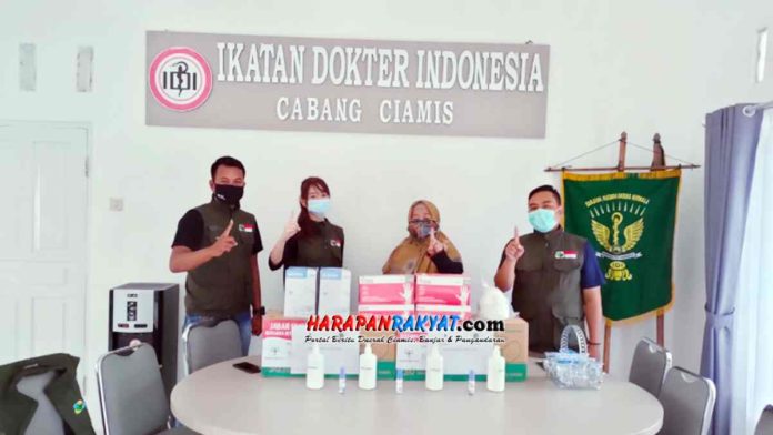 Jaber Ciamis Distribusikan APD untuk Nakes