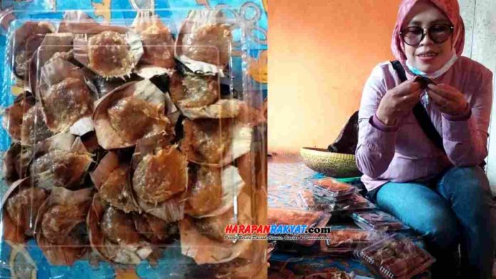 Kuliner jawadah takir, oleh-oleh khas Panjalu Ciamis, rasanya manis dan gurih. Foto: Ferry Ramdani/HR.