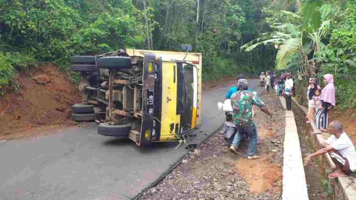 Mobil Box Pengangkut Saos