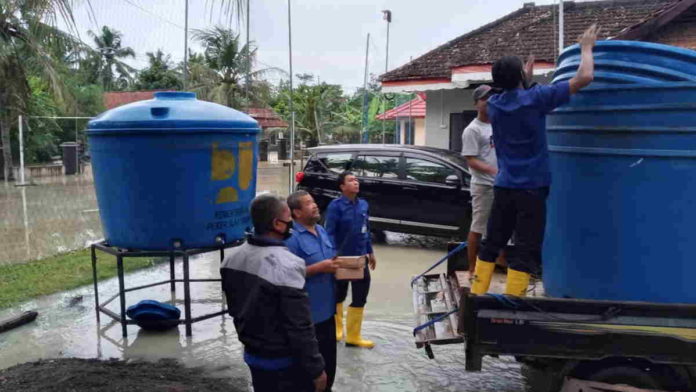 PDAM Tirta Galuh Ciamis Salurkan Bantuan Air Bersih untuk Korban Banjir