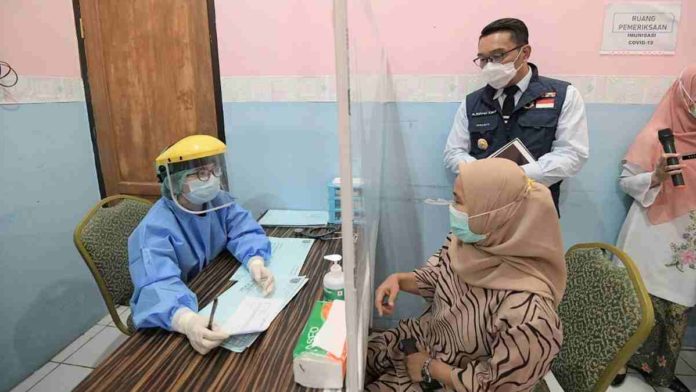 Simulasi penyuntikan vaksin Covid-19