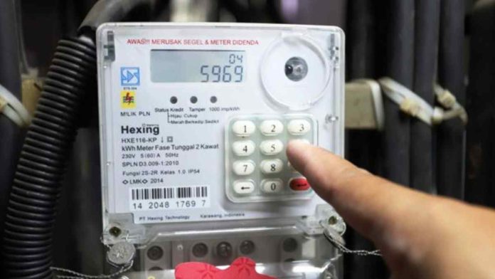 Tarif listrik PLN turun mulai bulan Oktober hingga Desember 2020. Foto: Ilustrasi/Net.