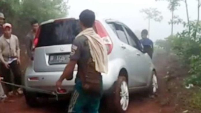mobil tersesat menggunakan google maps