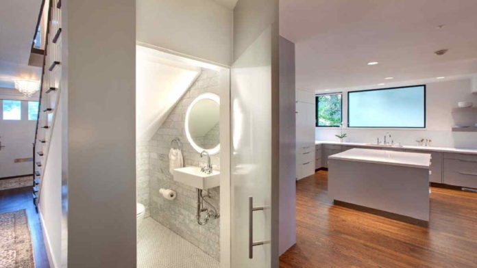 Desain Kamar Mandi Di bawah Tangga yang Nyaman dan Futuristik