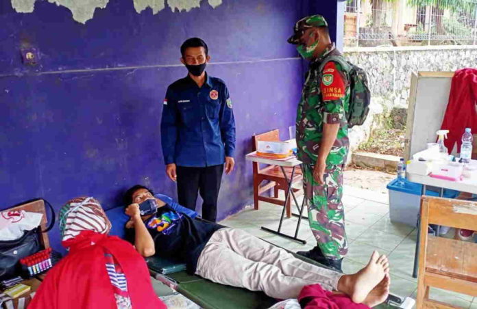 Karang Taruna Kecamatan Baregbeg Ciamis Bagikan Masker & Sosialisaskan 3M