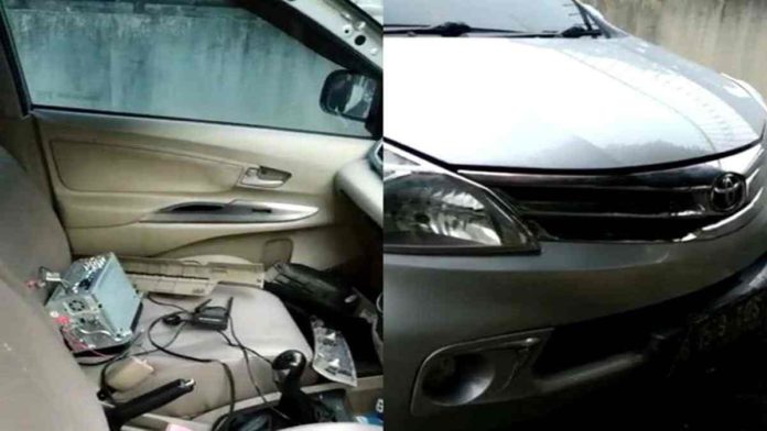 Mobil Terparkir di Gunung Cupu