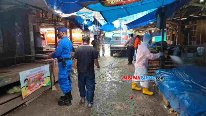 Pedagang Pasar Pananjung