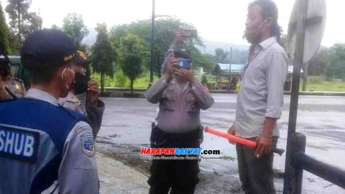 Sebanyak 2.406 pelanggaran prokes terjadi di Kota Banjar, Jawa Barat, sejak diberlakukan AKB (Adaptasi Kebiasaan Baru). Pelanggaran yang terjadi rata-rata tidak memakai masker. Foto: Hendra Irawan/HR.