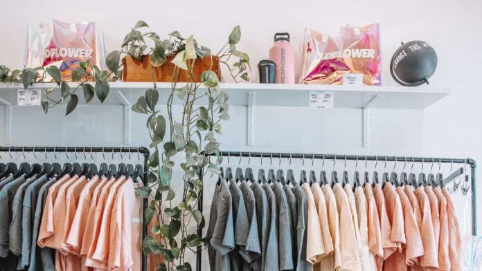 Rahasia Peluang Bisnis Baju Distro Agar Ramai Pengunjung