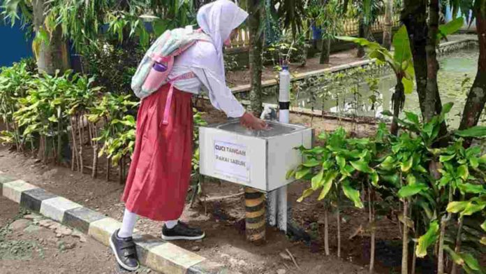 Sekolah Zona Merah
