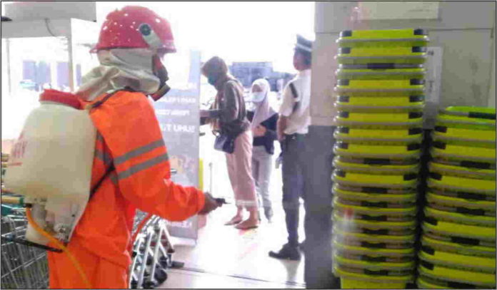 Toserba Yogya Kota Banjar Terapkan Prokes ke Konsumen