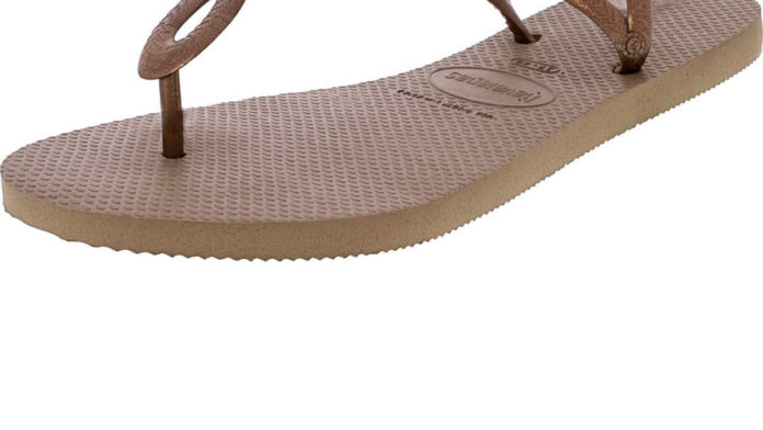 Sandal Karet Wanita, Tampil Modis, Nyaman dengan Bahan yang Ringan