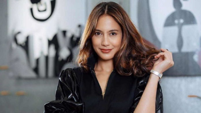Pevita Pearce Positif Corona Dan Tengah Menjalani Perawatan