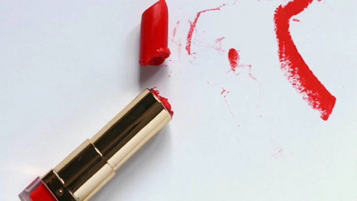 Mengatasi Lipstik Patah Jangan Dibuang, Simak Tipsnya