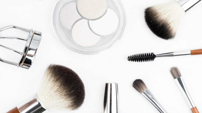 Peralatan Make Up yang Wajib Dimiliki untuk Hasil Sempurna
