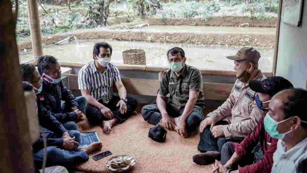 Belajar Budidaya Ikan Koi, Wabup Garut Sambangi Ciamis