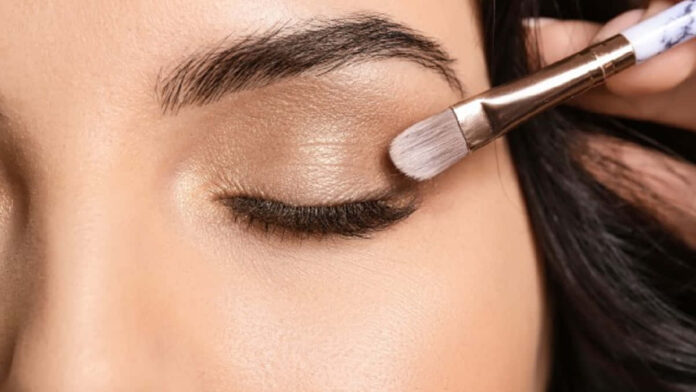Cara Memakai Eyeshadow