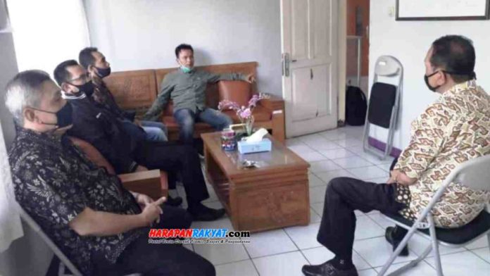 Komisi A DPRD Kabupaten Ciamis, Jawa Barat, kembali melakukan monitoring pelaksanaan Pemilihan Kepala Desa (Pilkades) yang akan berlangsung 19 Desember mendatang. Foto : Eli Suherli/HR.