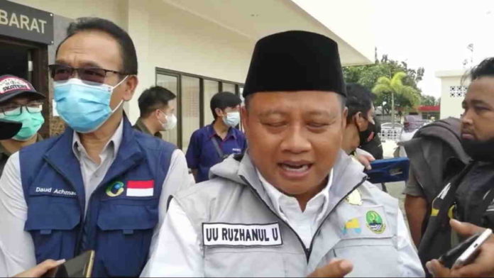 Kunjungi Pangandaran, Wagub Uu Minta Warga Tidak Membuat Kerumunan