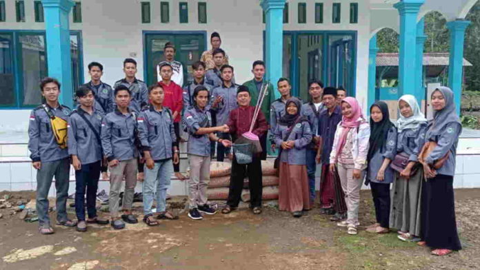 Mahasiswa STITNU Al Farabi Pangandaran Rutin Gelar Baksos