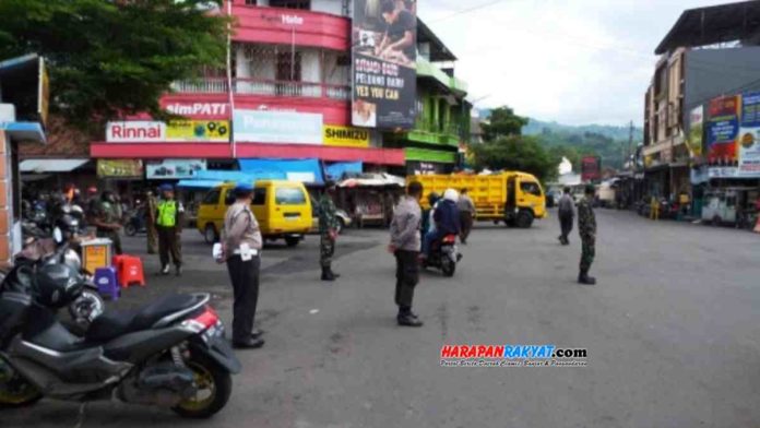 Malam tahun baru 2021, Dinas Perhubungan (Dishub) Kota Banjar, Jawa Barat, akan menutup lima akses masuk ke pusat kota dan tempat keramaian publik yang berpotensi jadi tempat kerumunan. Foto: Muhlisin/HR.