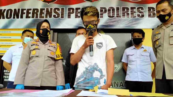 Pelaku Pembuat Informasi Hoaks di Banjar Minta Maaf Sambil Nangis