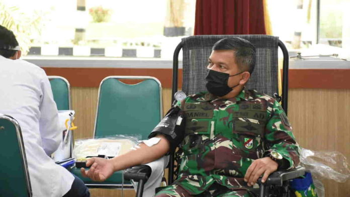 Peringati HUT INF Ke-72, Pussenif Gelar Donor Darah