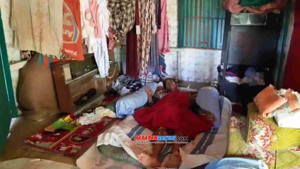 Darsih, warga miskin di Rancah, Kabupaten Ciamis butuh uluran tangan para agnia. Foto: Istimewa.
