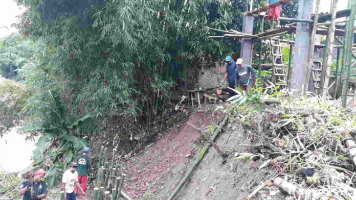 Sungai Citalahab Abrasi, 4 Rumah Warga Pamarican Ciamis Terancam