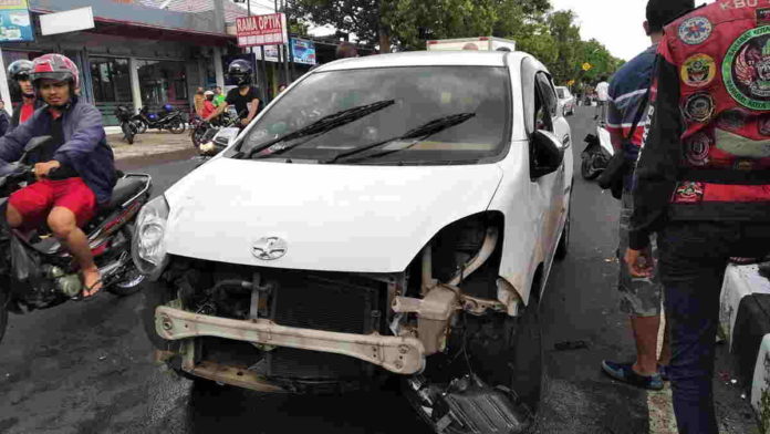 Tabrakan di Depan Gedung Golkar Ciamis, Pemotor Luka Parah