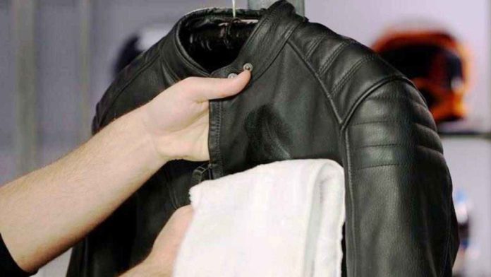 Tips merawat jaket motor agar lebih awet dan tetap bagus. Foto: Net/Ist.