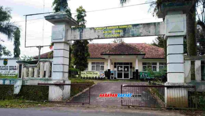 5 pegawai positif Covid-19, Kantor Kecamatan Sariwangi, Kabupaten Tasikmalaya, Jawa Barat, ditutup sementara, Jumat (29/01/2021). Foto: Apip Wilianto/HR.