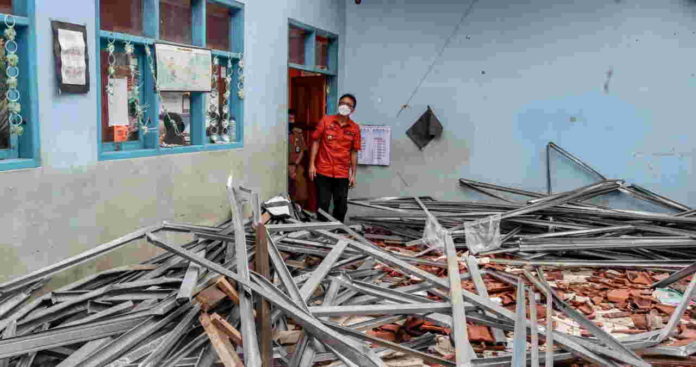 Bangunan SDN 1 Sukadana Ambruk, Bupati Ciamis Prihatin