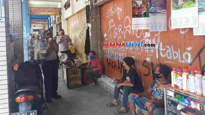 Hari Pertama PPKM di Ciamis Petugas Gabungan Lakukan Patroli