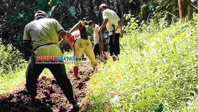 Hindari Banjir Dadakan Warga Sukamaju Ciamis Buat Saluran Pembuang Sendiri
