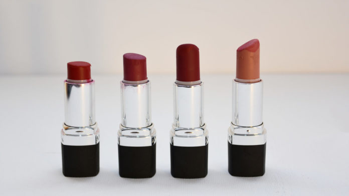 Lipstik Untuk Bibir Sensitif, Tips Untuk Memilih Lipstik yang Aman