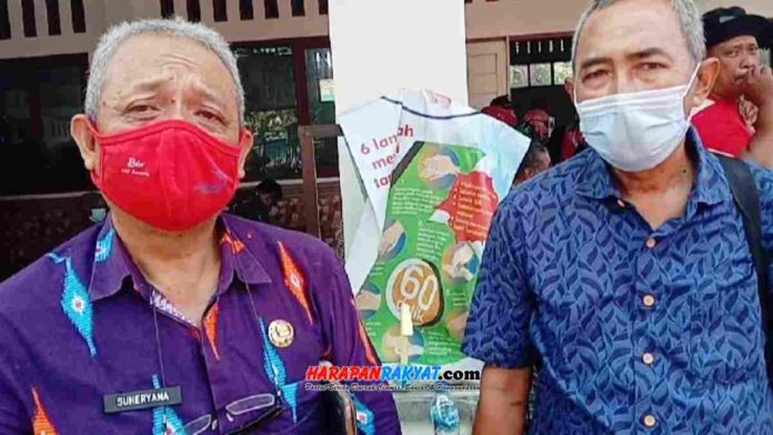 Kabupaten Pangandaran tidak terapkan PSBB. Hal itu dikatakan Kepala Pelaksana BPBD, Suheryana, didampingi Kepala Dinkes Kabupaten Pangandaran, dr. Yani, usai memberikan edukasi di wilayah Cijulang. Foto: Entang SR/HR.