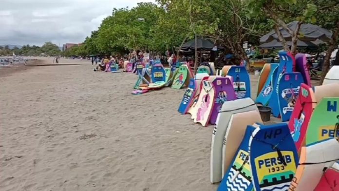 Penyewaan Papan Selancar di Pangandaran