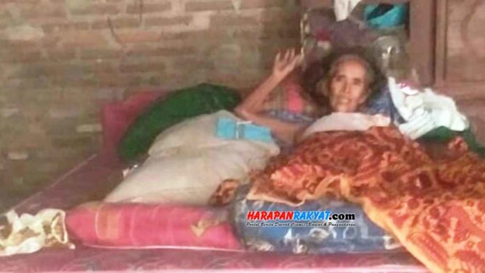 Nakes Puskesmas Padaherang, Kabupaten Pangandaran, Jawa Barat, mengaku siap memberikan pelayanan kepada Ibu Eras Rasih. Foto: Entang SR/HR.