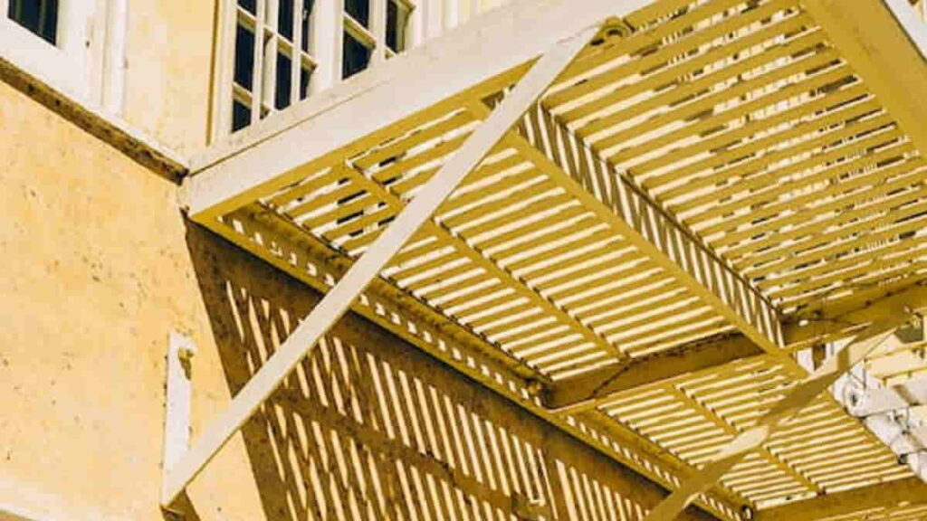 Teras Baja Ringan Modern