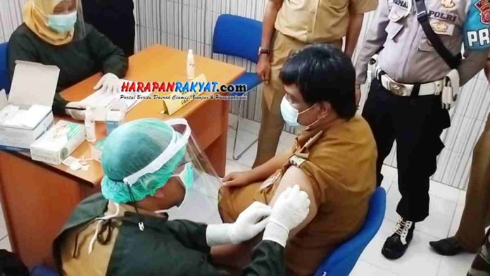 30 Nakes PKM Cigayam Ciamis Telah Disuntik Vaksin Sinovac