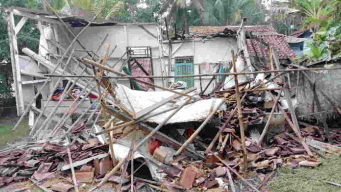Diguyur Hujan Deras, Rumah Warga Pangandaran Ambruk