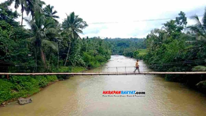 Jembatan Gantung Bantarkidang yang dibangun 34 tahun lalu di Dusun Cigugur, Desa Campaka, Kecamatan Cigugur, Kabupaten Pangandaran, akan tetap dirawat dan diabadikan. Foto: Enceng/HR.