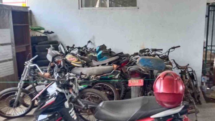 Kendaraan Dinas Rusak di Pangandaran