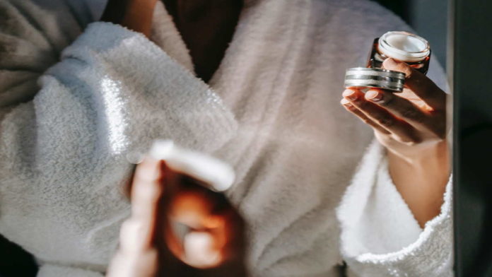 Moisturizer untuk Kulit Berjerawat, Intip Tips Memilihnya