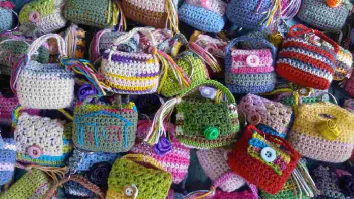 Souvenir Pernikahan dari Rajutan