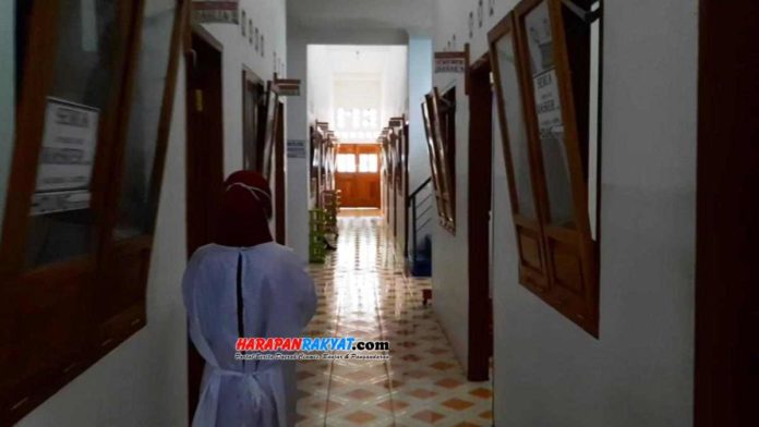 Satu pegawai positif Covid-19, Klinik Bhakti Medika Kalipucang, Kabupaten Pangandaran, Jawa Barat, ditutup sementara. Foto: Entang SR/HR.