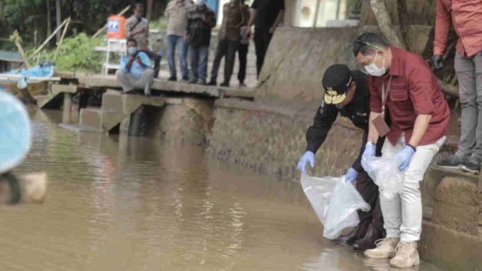 Tabur Benih Ikan, Wagub Jabar Minta Warga Jaga Ekosistem Lingkungan