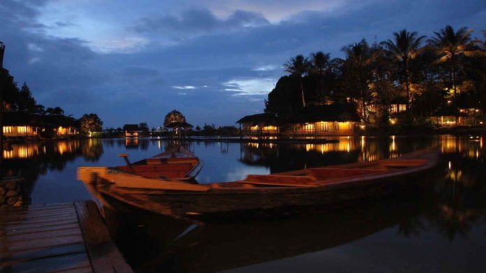 Kampung Sampireun Garut, Destinasi Tempat Wisata yang Paling Favorit
